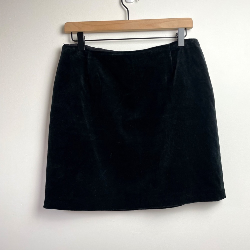 Vintage Gap Black Velvet Mini Skirt Sz 12 A-Line Minimalist Whimsigoth 90s